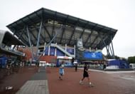 Which US Open courts have roofs
